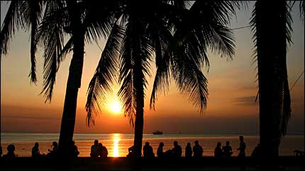 Roxas Boulevard Manila.jpg
